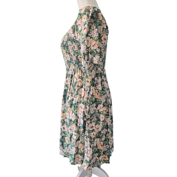 American Eagle  Off Shoulder Floral Smocked Cotton Sundress Sze Medium - Picture 4 of 9